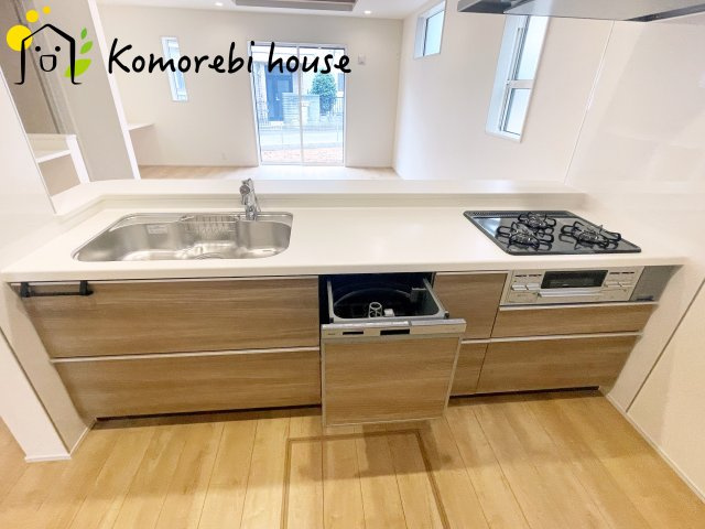 さいたま市見沼区大谷　新築一戸建て　ブルーミングガーデン　02のキッチン|きれいなキッチンです