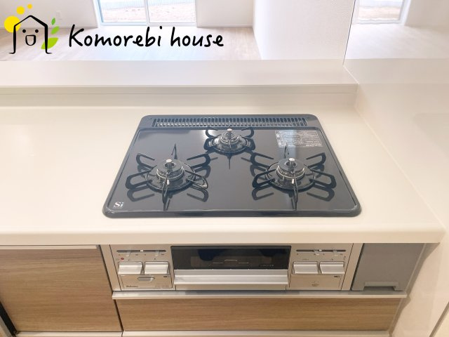 さいたま市見沼区大谷　新築一戸建て　ブルーミングガーデン　02のキッチン|使いやすいキッチンです