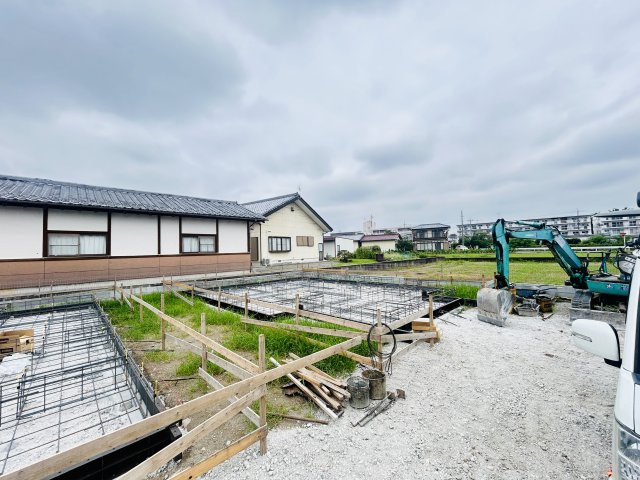 新築　高崎市小八木町　Heartful　Town　A号棟の外観|現地写真　2026年10月完成予定！類似物件のご内覧等、お気軽にお問合せください♪　							
　							
