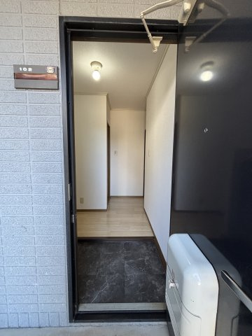 セジュールサバス　D棟の玄関|イメージ101号室の写真（反転あり）