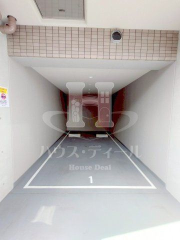 【駐車場】 | GENOVIA西川口 | 駐車場に車を止められます