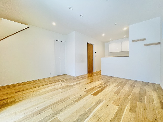【居間・リビング】 | 福岡市城南区長尾３丁目　戸建て