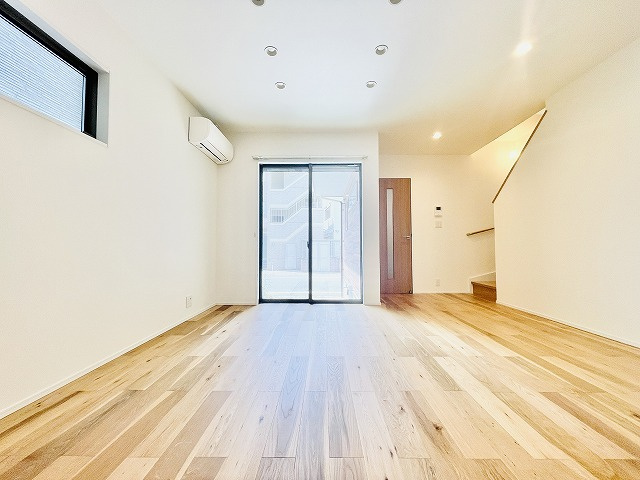 【居間・リビング】 | 福岡市城南区長尾３丁目　戸建て