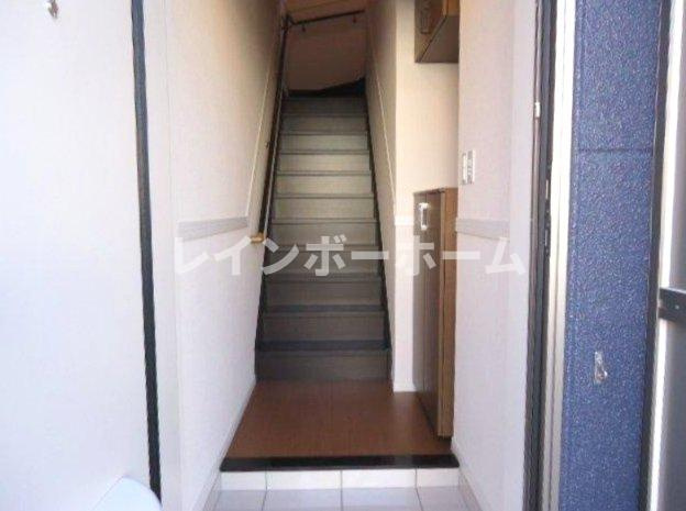 ルミナスハイム346の玄関