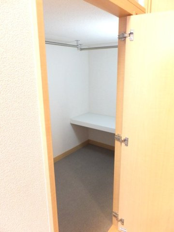 レオパレスフェリキタス花園の内装