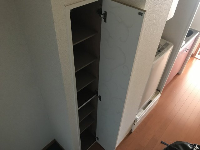 レオパレス花水木の内装|明るい室内です