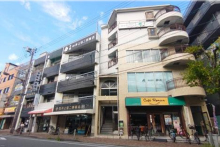 西岡ビルの外観