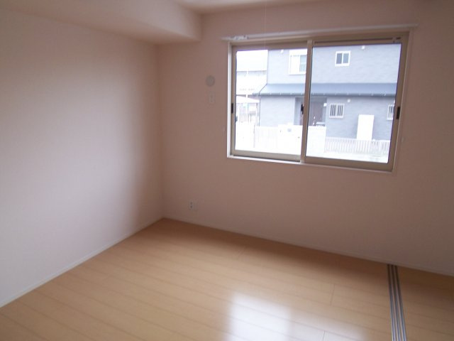 WING23の洋室|別部屋反転間取りのお写真となります。