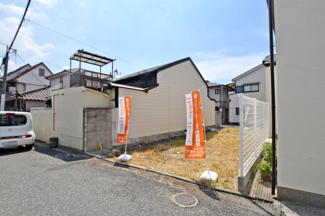エムズガーデン西難波町2丁目建築条件付き売土地の前面道路含む現地写真|家族の新しい暮らしを描く場所を、まずは現地から◎周辺環境や街並みを歩きながら、理想の住まいを思い描いてみませんか？