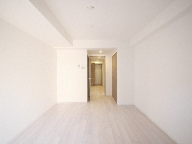 ラヴィータ難波元町の洋室