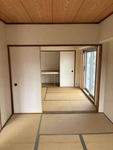 洋伸平野ハイツの和室|来客時にも便利な和室付き
