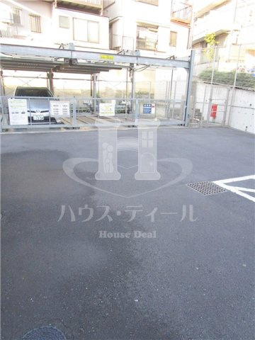 【駐車場】 | パルメゾン見次公園 | カースペースがあります