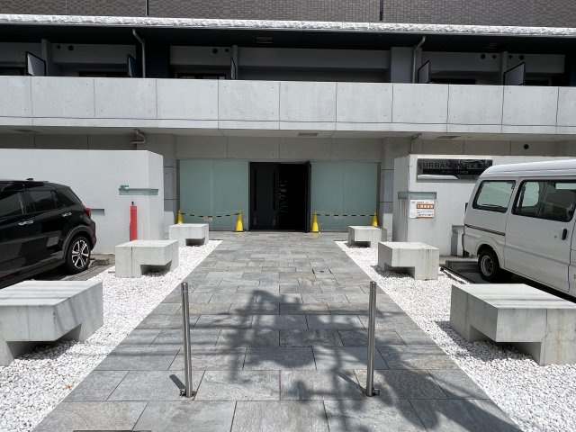 LUMINOUS桜川(旧:アーバンパーク難波)のエントランス