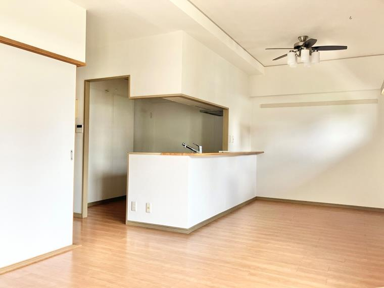 ラフィーネハイツの居間・リビング