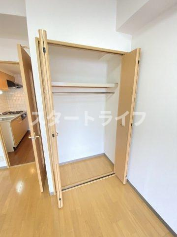 大阪市淀川区東三国４丁目の賃貸マンションの収納