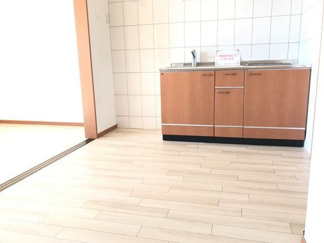 コスモシティの居間・リビング