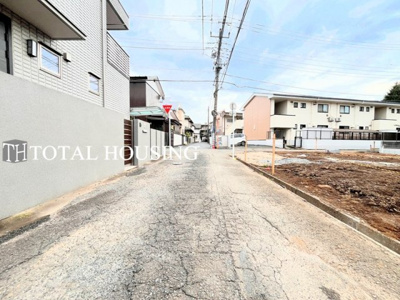 【前面道路含む現地写真】 | 西東京市芝久保町4丁目　新築戸建　全1棟
