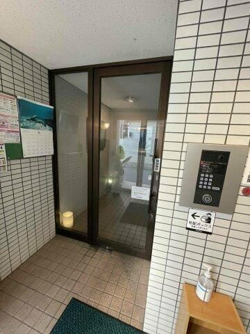 サン・クレスト峰岸のエントランス