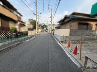 【前面道路含む現地写真】 | 尾井町２丁目　売土地 | ＪＲ阪和線「北信太」駅まで徒歩７分！毎日の通勤や通学に便利です♪