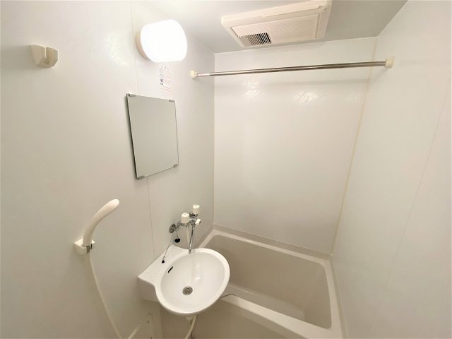 レオパレス千楽の浴室|設備・仕様は号室により異なる為、現況を優先致します。