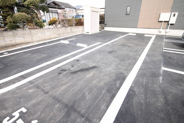 【駐車場】 | ＢＬＵＥ ＴＲＥＥ山神 | 駐車場があります