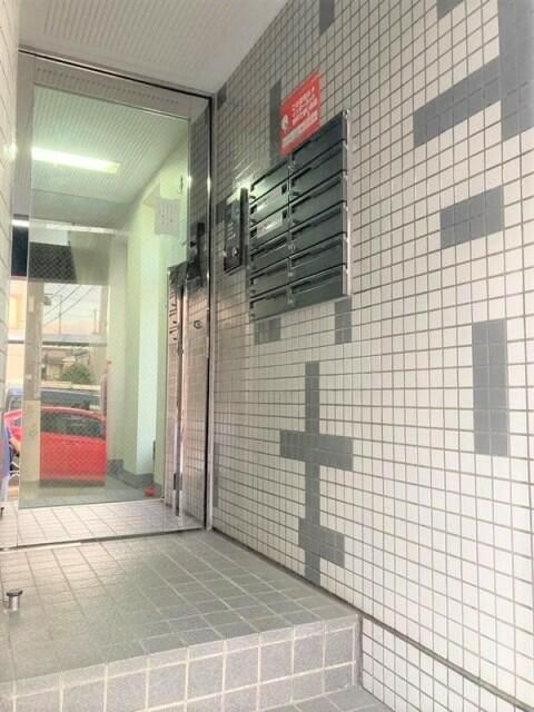 ＴＯＭＹ　ＨＯＵＳＥのエントランス