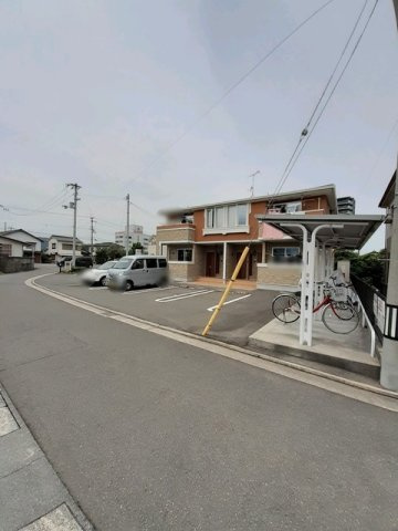 ミエリＢの駐車場