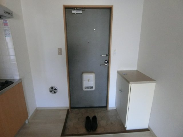 パールハイムの玄関|他のお部屋の参考写真となります。