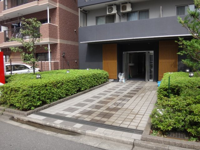 カスタリア西船橋のエントランス