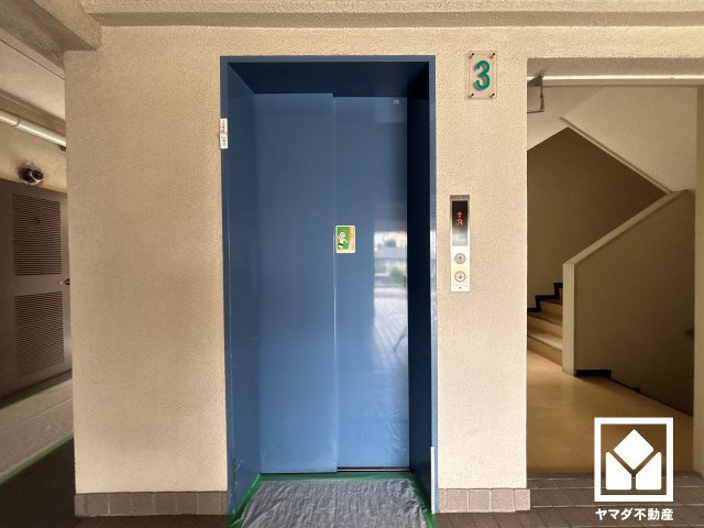 日商岩井夙川マンションのその他共用部分|スムーズな移動を叶えるエレベーター。毎日の生活にゆとりをもたらす、快適な暮らしの動線をサポートします。