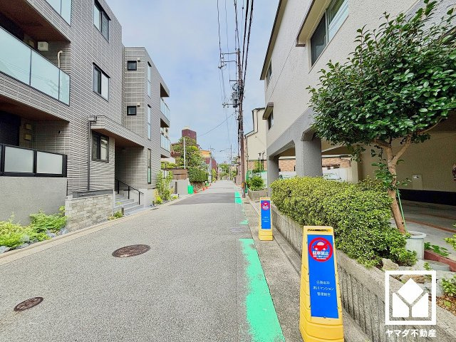 日商岩井夙川マンションのその他|阪神本線「香櫨園」駅まで徒歩6分、JR東海道本線「さくら夙川」駅まで徒歩8分、阪急神戸本線・甲陽線「夙川」駅まで徒歩11分の立地。