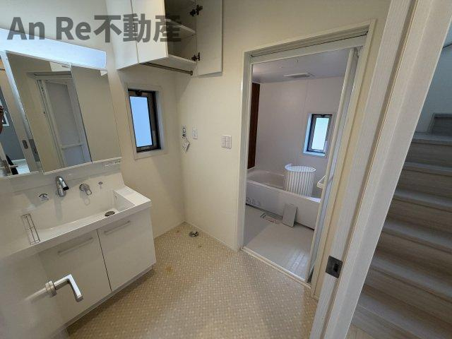 川口市大字安行原の一戸建ての洗面所