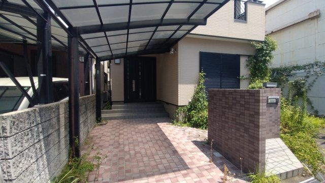 伊丹市寺本　中古戸建の駐車場
