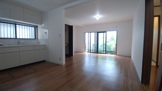 伊丹市寺本　中古戸建の居間・リビング