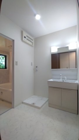 伊丹市寺本　中古戸建の独立洗面台