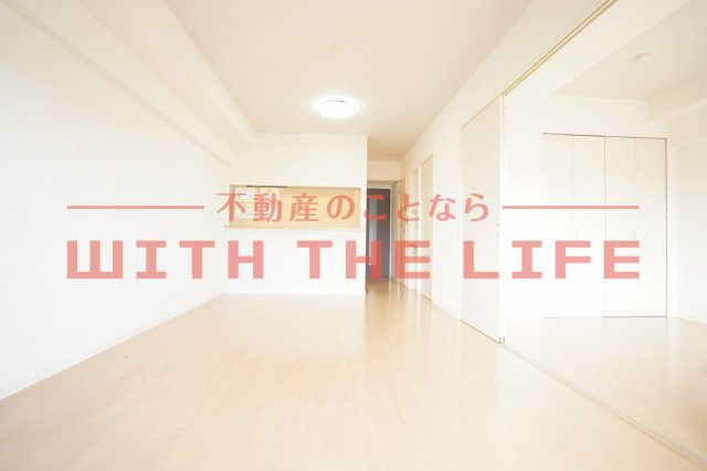 サンガイア和賀【キャッシュバック対象物件】の内装|明るい色調の室内です