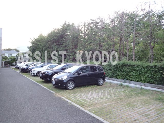 リッツ喜多見の駐車場