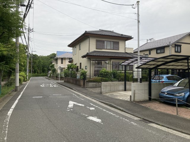 横浜市都筑区長坂の前面道路含む現地写真