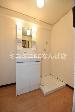 難波ロイヤルハイツの独立洗面台