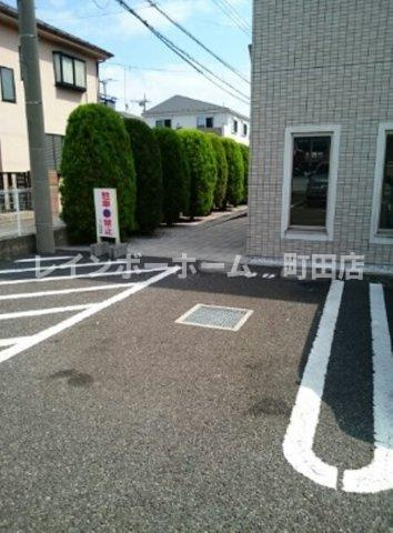 アタラクシア※初期費用分割あと払いサービス利用可能物件の駐車場