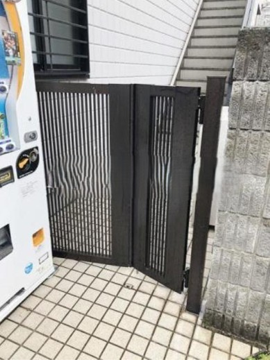 ニューヴィラこぶしのエントランス