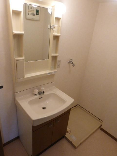 調布市八雲台２丁目の賃貸マンションの洗面所