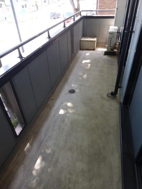 調布市八雲台２丁目の賃貸マンションのバルコニー