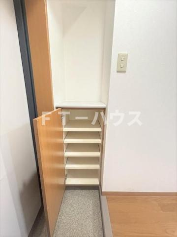 ザ・レジデンス行徳Ⅱの玄関