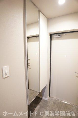 ヒルクレスト菊陽グランデの玄関