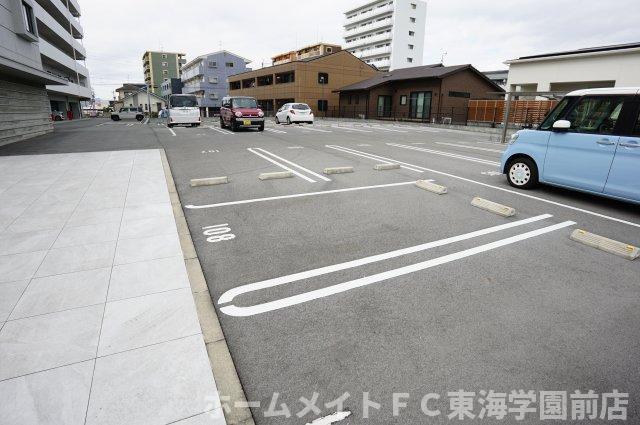 ヒルクレスト菊陽グランデの駐車場