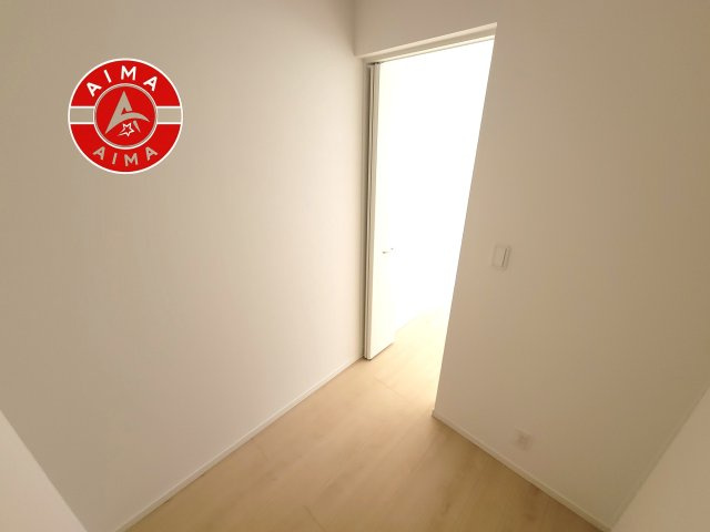 春日市白水池1丁目第5-1棟（1号棟）の収納|洋服や大きな荷物が多い方や人数の多いご家族などは、一般的なクローゼットよりもウォークインクローゼットのほうが使い勝手が良いです。