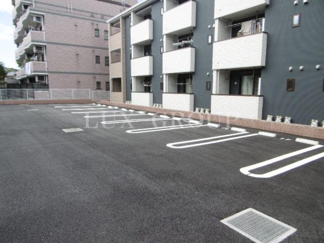 【駐車場】 | ルミエール　モンド　B