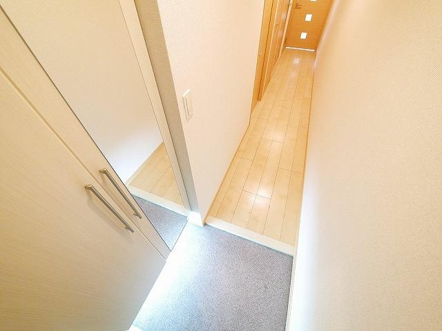 カーサレイメイ　Ａ棟の内装|こちらの居間で趣味の時間をお楽しみください
