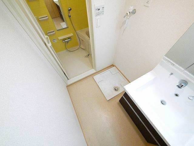 カーサレイメイ　Ａ棟の洗面所|忙しい朝には欠かせない洗面所です